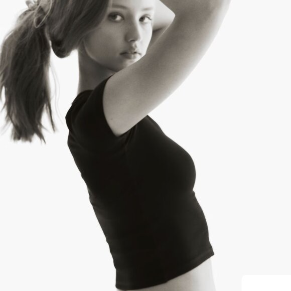 H&M - Fitted Tee in Soft Jersey - Picture 3 of 5